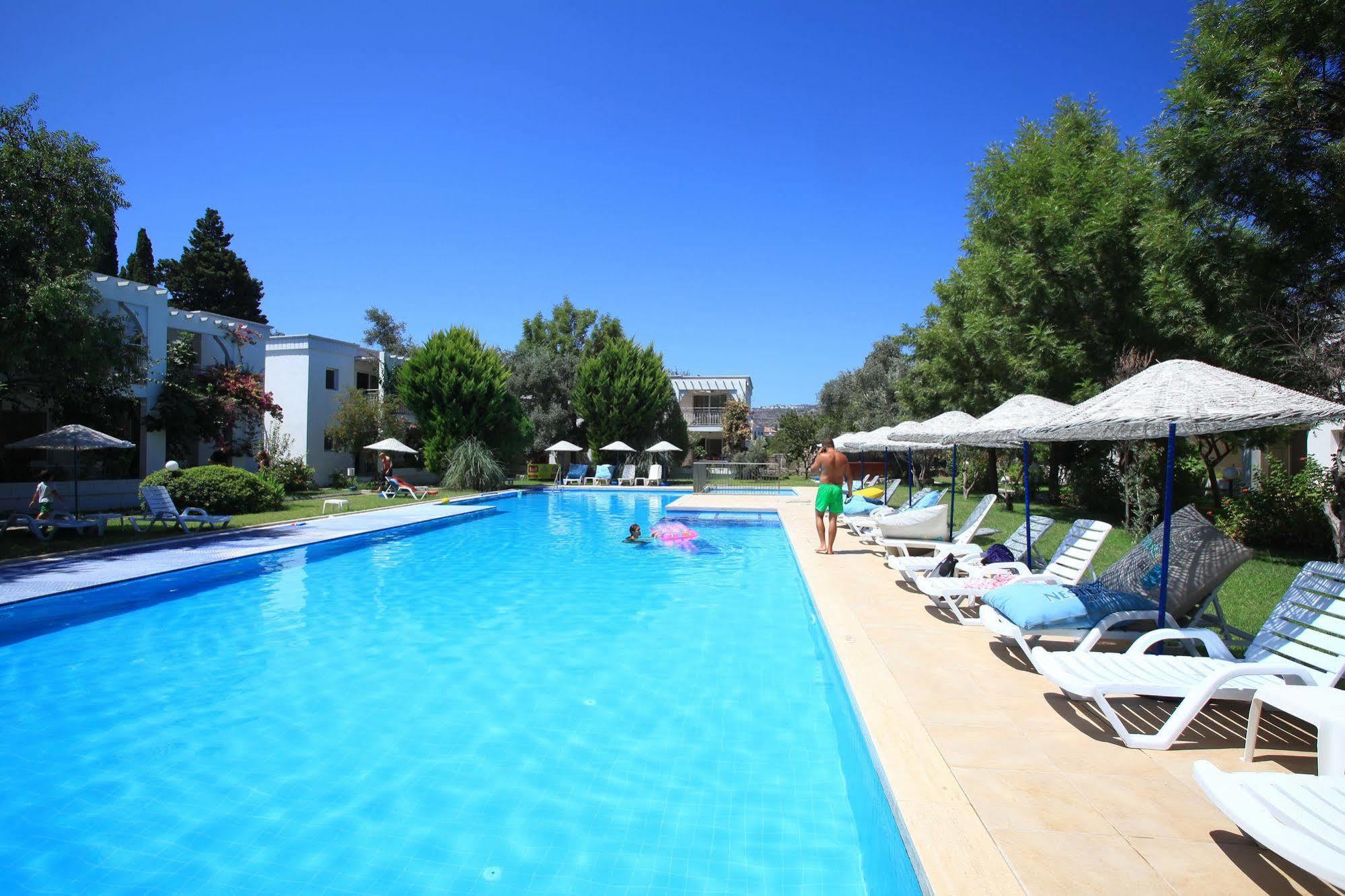 Muskebi Apart Otel Ortakent Bagian luar foto