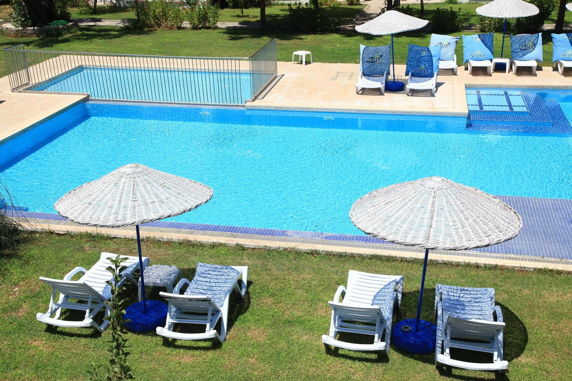 Muskebi Apart Otel Ortakent Bagian luar foto
