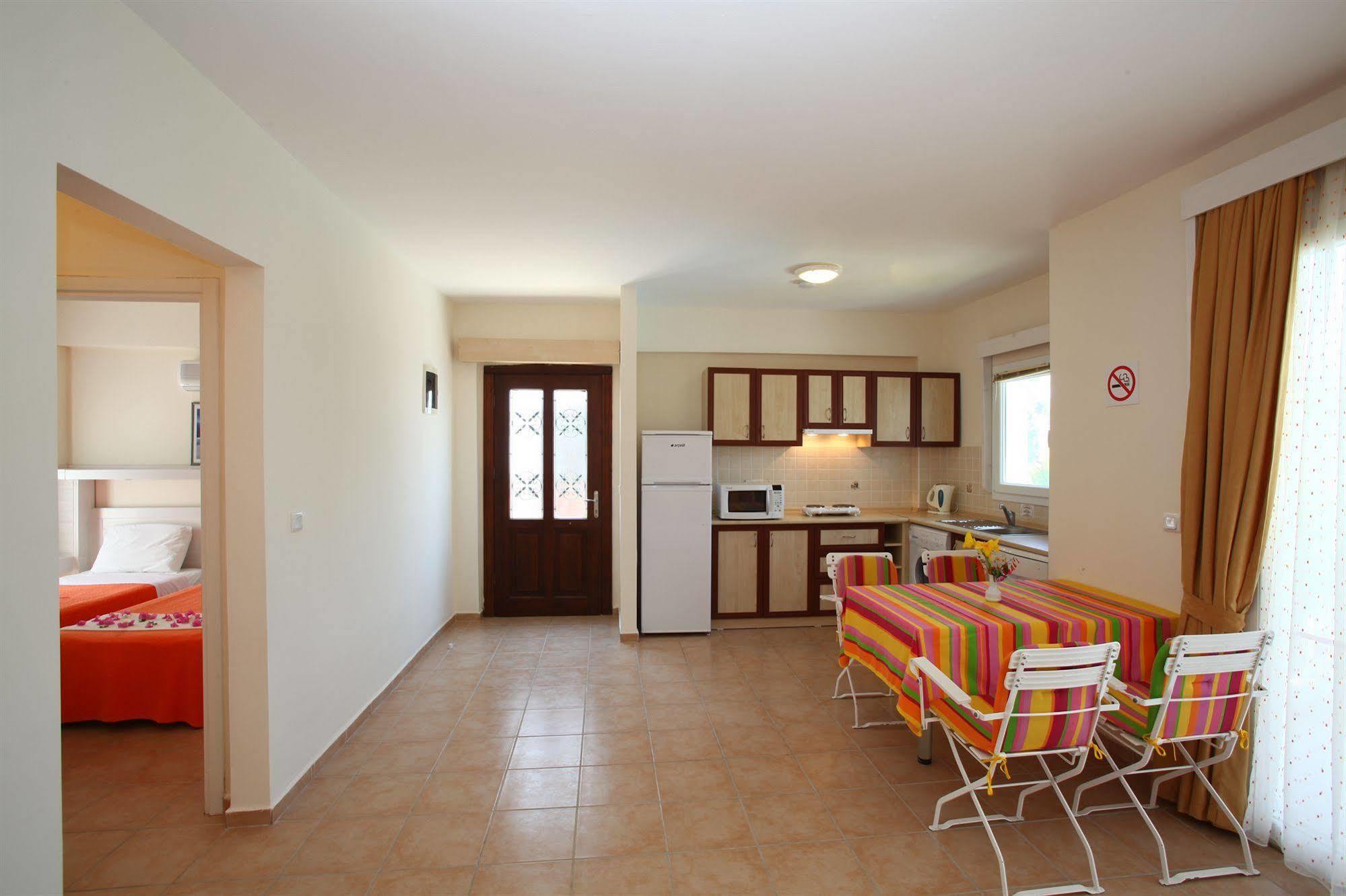 Muskebi Apart Otel Ortakent Bagian luar foto